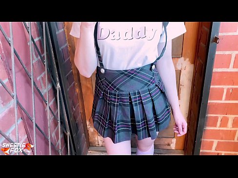 ❤️ 女學生深深地吸吮她的雞巴並亂搞而不是上課。 ❤❌ 俄羅斯色情 在我們 ﹏