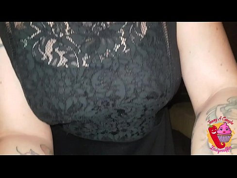 ❤️ 放蕩的繼妹給了他口交和西班牙語 ❤❌ 俄羅斯色情 在我們 ﹏