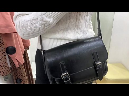 ❤️ 年輕婊子 FeralBerry 在試衣間用假陽具公開自慰 ❤❌ 俄羅斯色情 在我們 ﹏